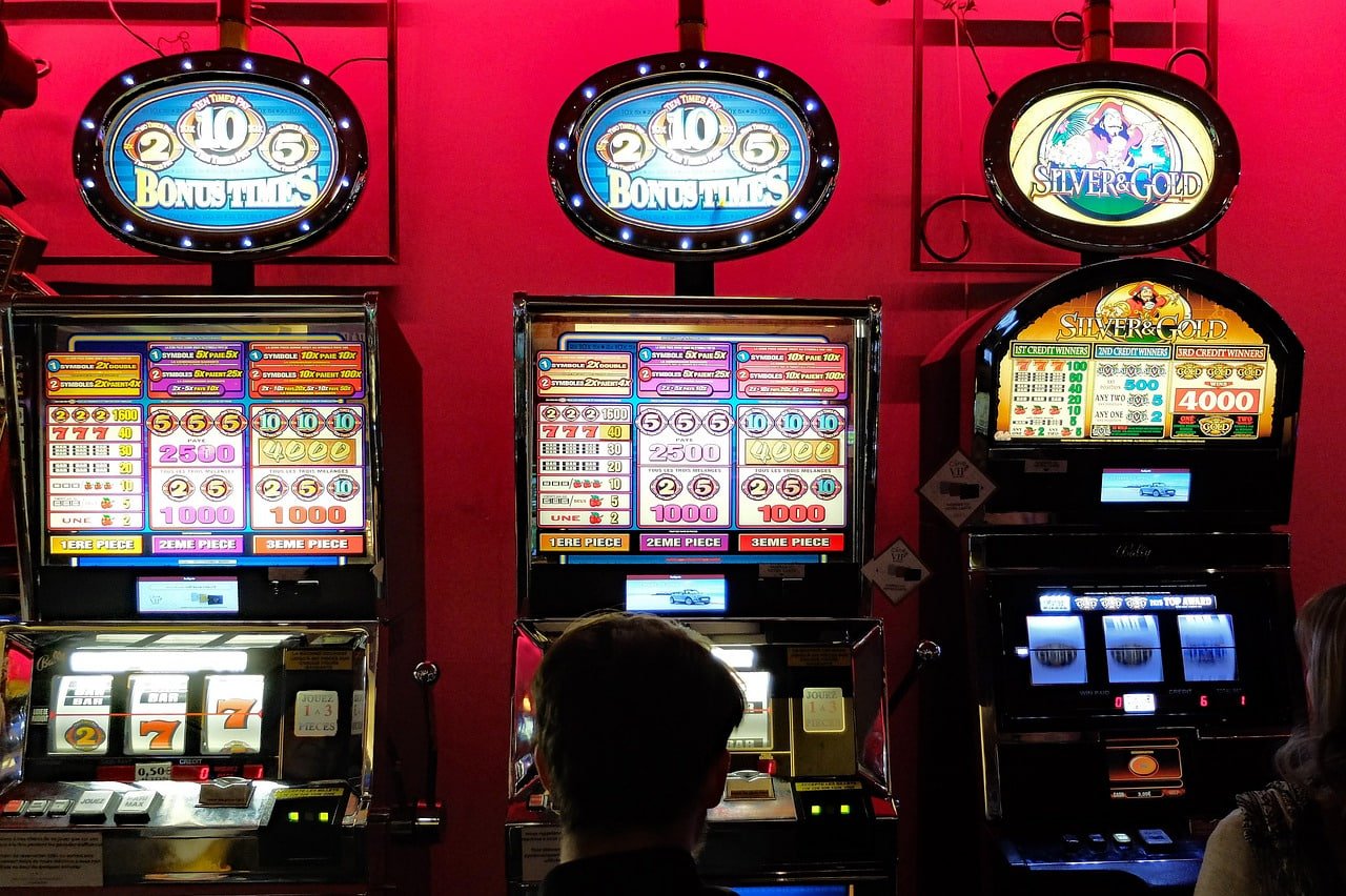 777 Taya slot game catalogue displayed on mobile browser in the Philippines